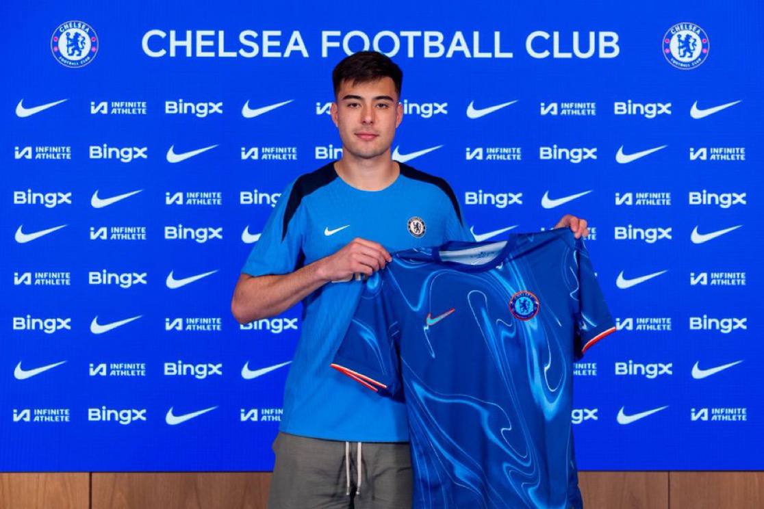 Aaron Anselmino to train with Chelsea