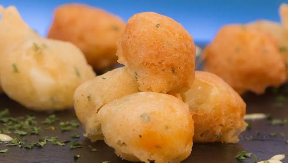 How to Prepare Cheese Fritters