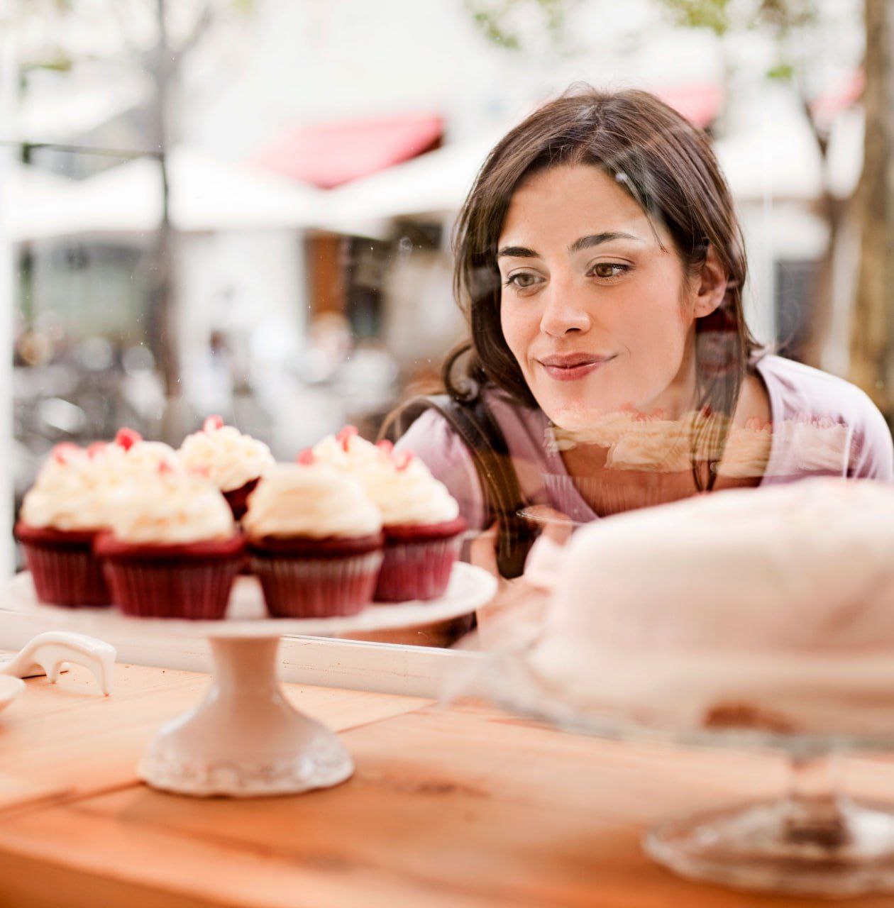 The Link Between Sleep Deprivation and Cravings for Sweets