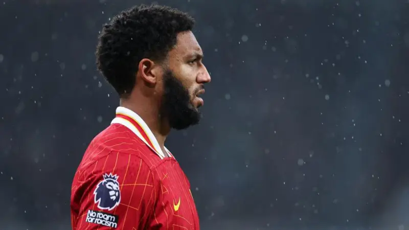 Liverpool's Gomez might need surgery after big blow