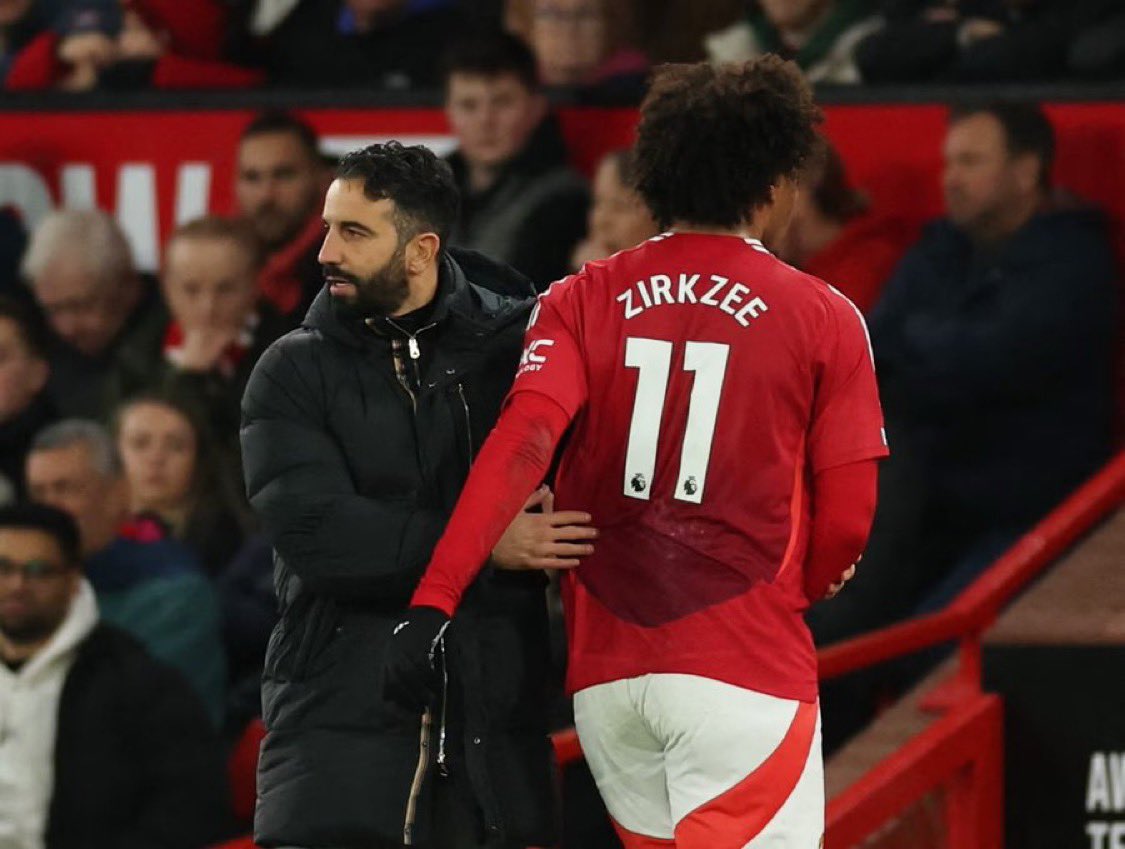 Injury Blow for Zirkzee as Amorim Rules Him Out of Lyon Clash